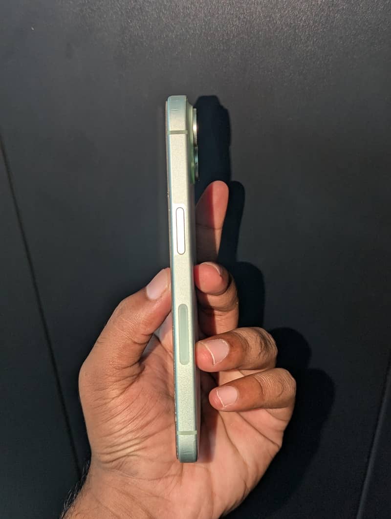 Apple iPhone 15 4