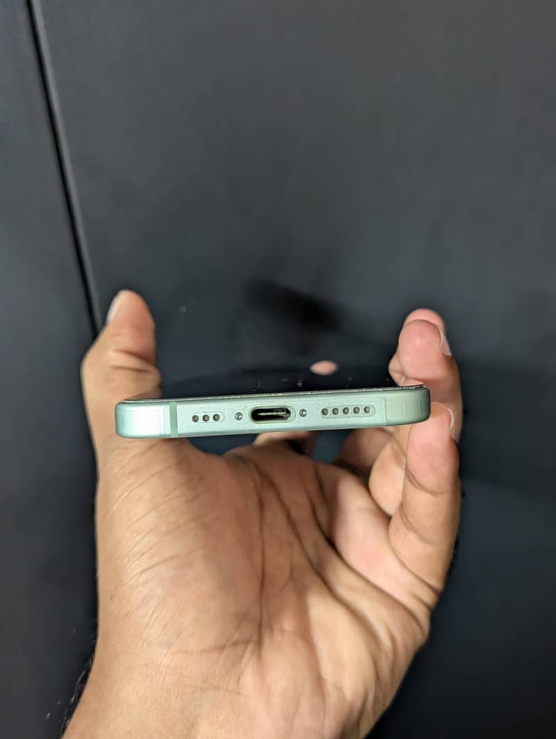 Apple iPhone 15 6