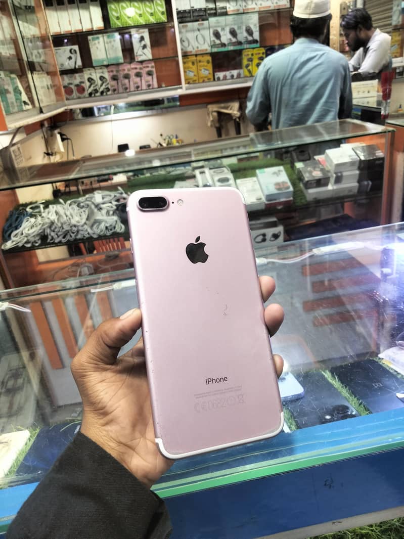 Apple iPhone 7 Plus 0