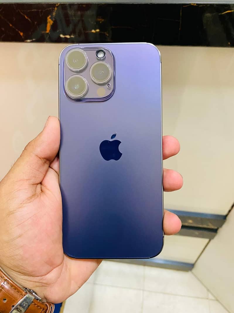 Apple iPhone 14 Pro Max 0