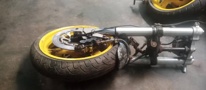Suzuki GSX 1100cc ka fornt and back hai