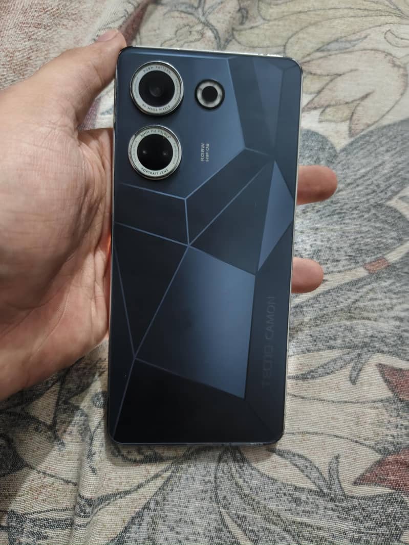 Tecno CAMON 20 0