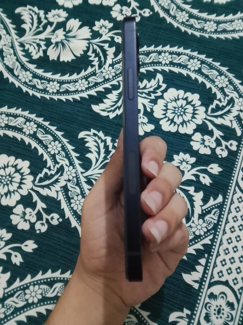 Iphone 12 4