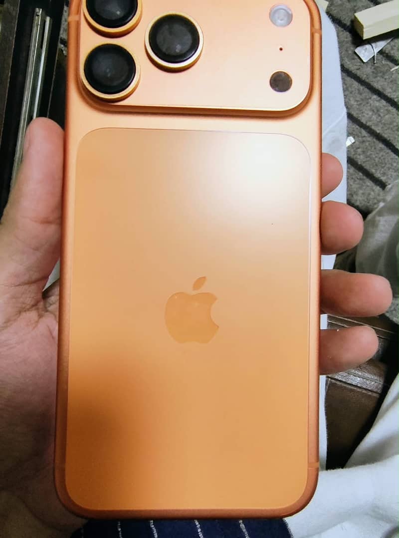 Apple iPhone 17 Pro Max 5