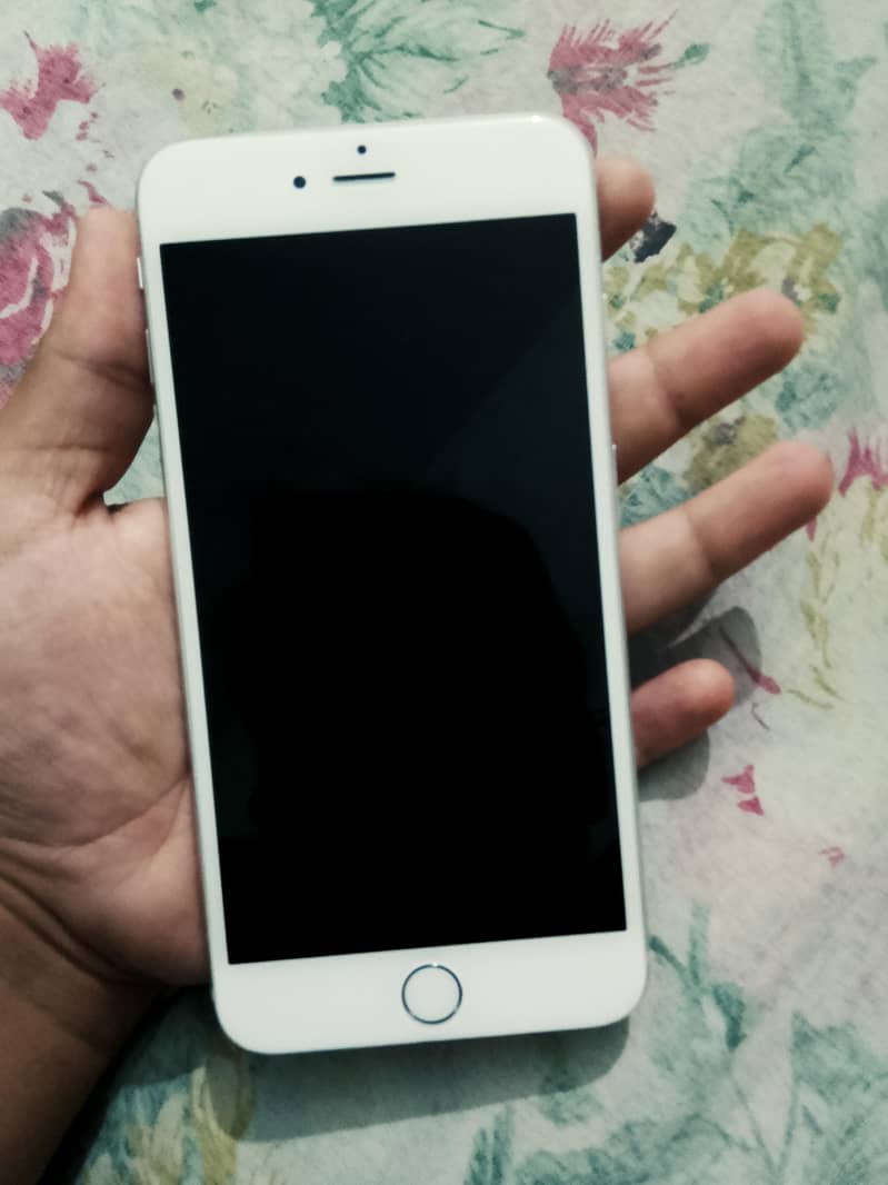 Apple iPhone 6 Plus 3