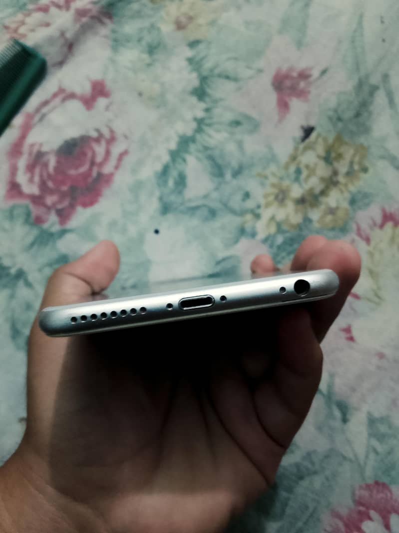Apple iPhone 6 Plus 7