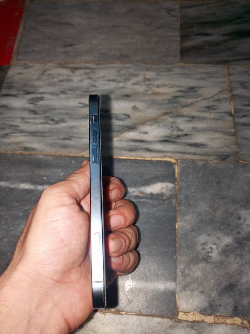 Apple iPhone 12 Pro 2