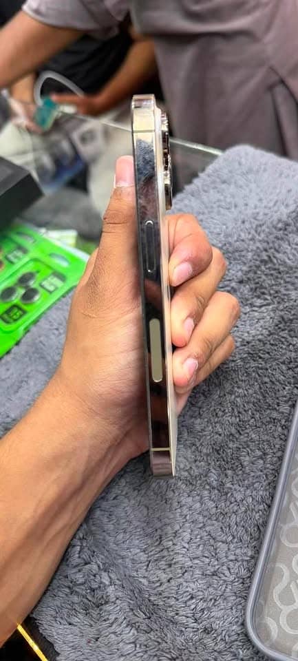Apple iPhone 14 Pro 1