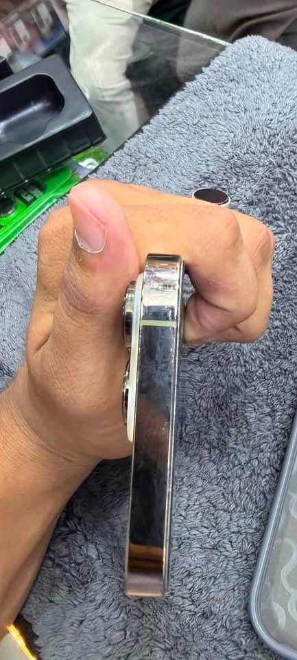 Apple iPhone 14 Pro 2