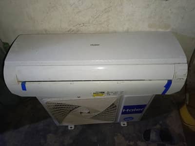 Haier 1 ton non inverter in mint condition