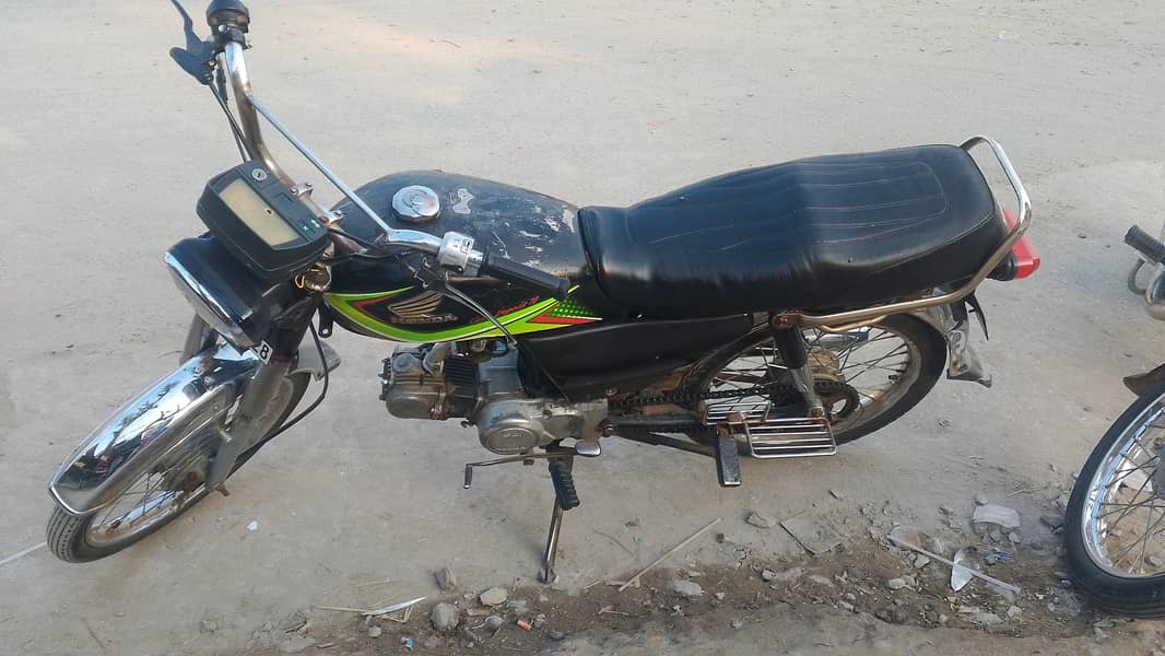 CD 70 2010 model 0