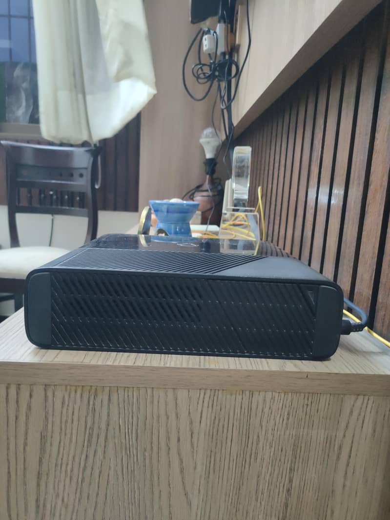 Xbox 360 10/10 condition 2