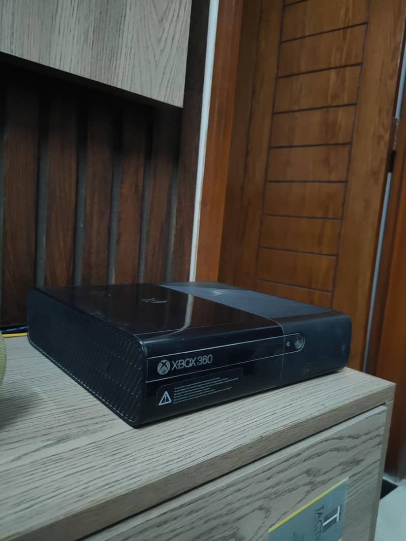 Xbox 360 10/10 condition 4