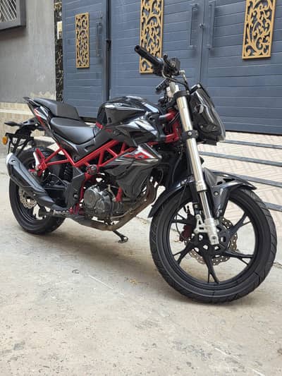 Benelli TNT 150i