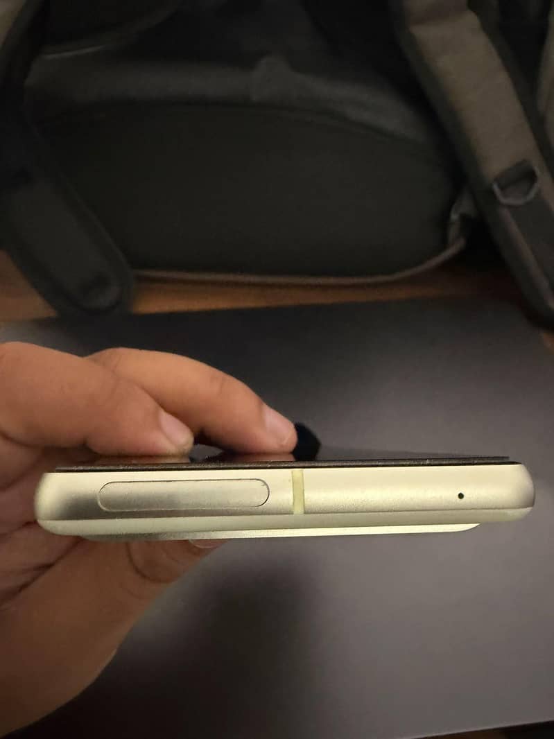 Google Pixel 7 4