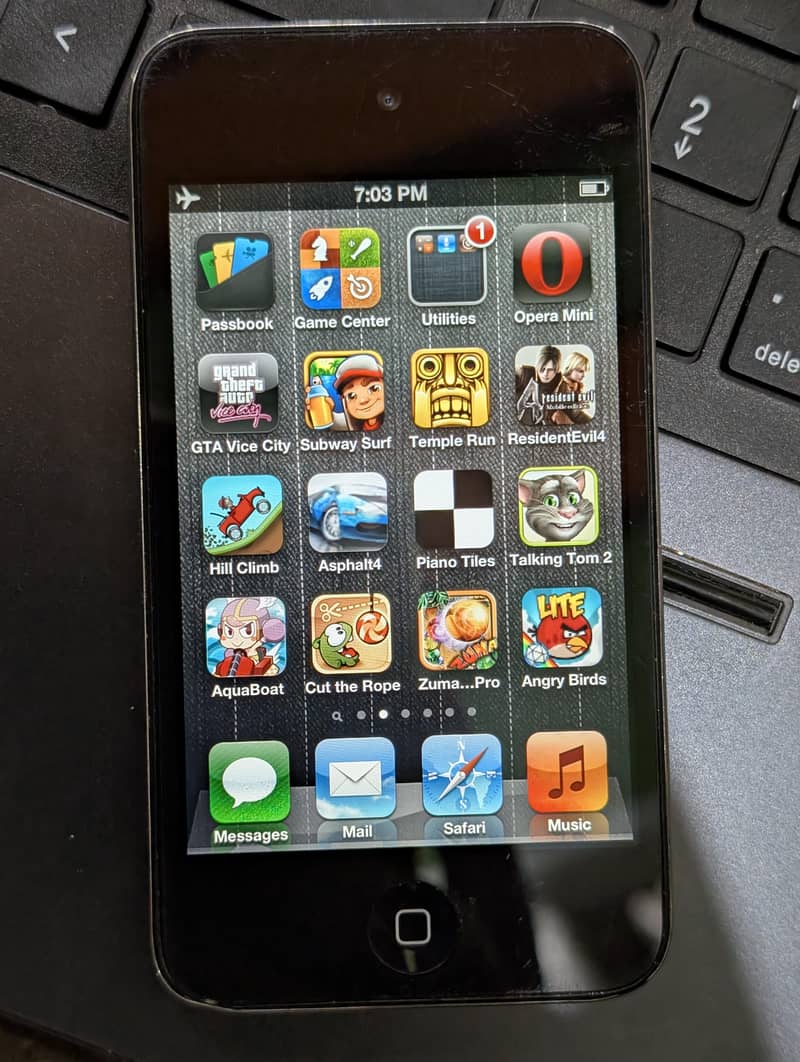 Apple iPod Touch 4 1