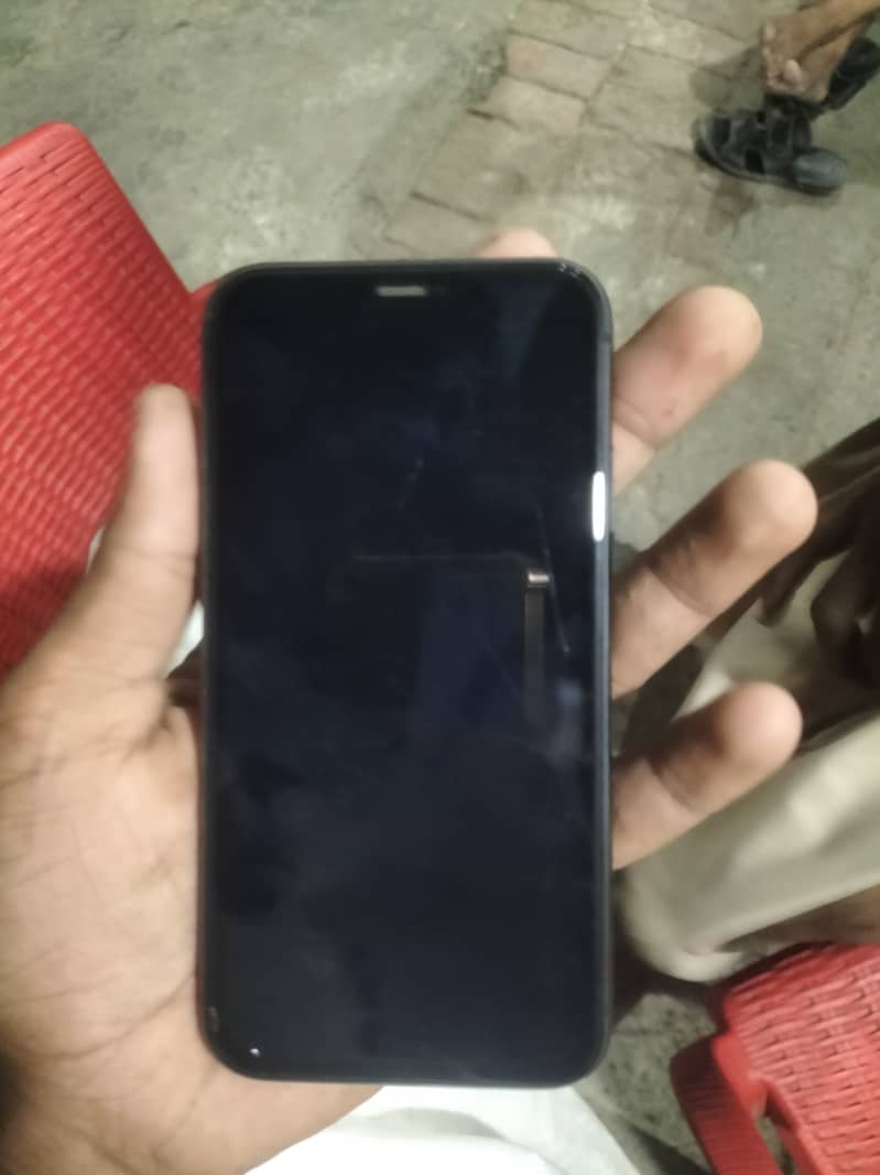 Apple iPhone 11 3