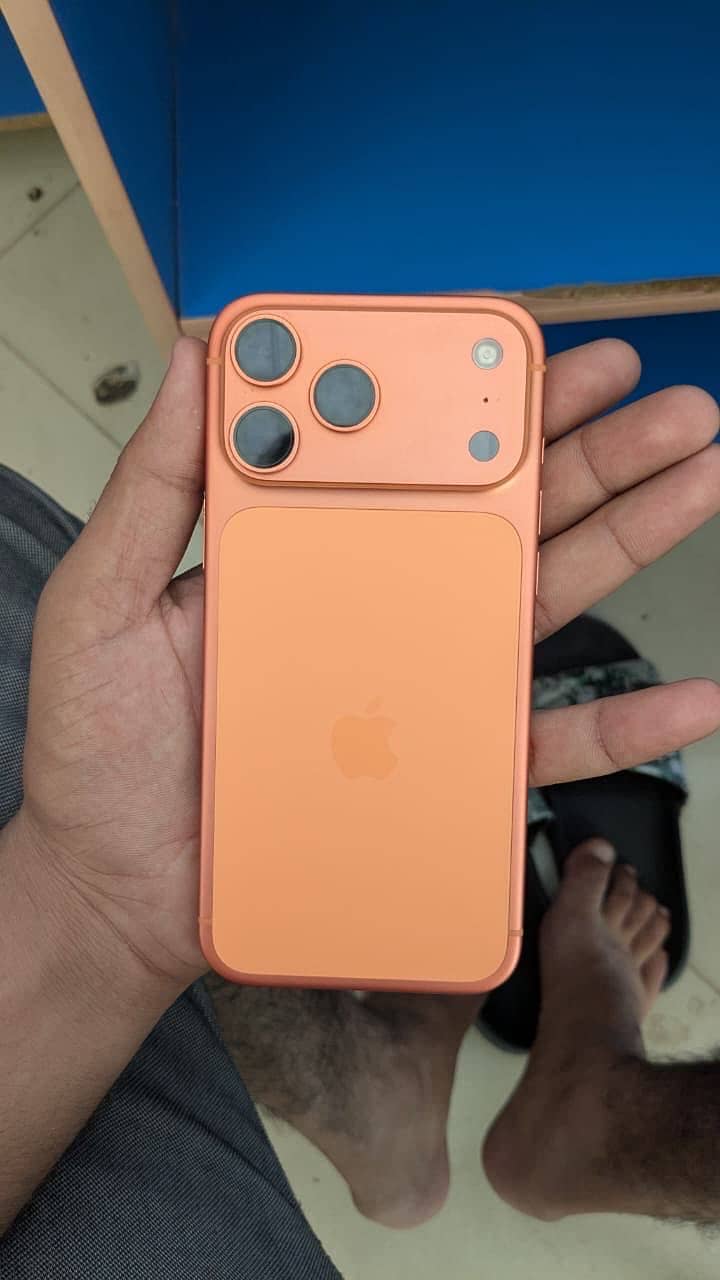 Apple iPhone 17 Pro Max 1
