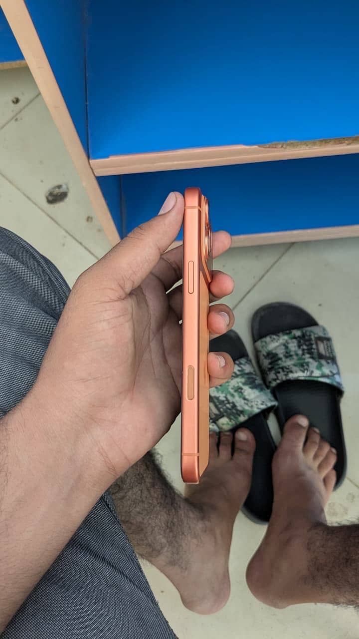 Apple iPhone 17 Pro Max 2