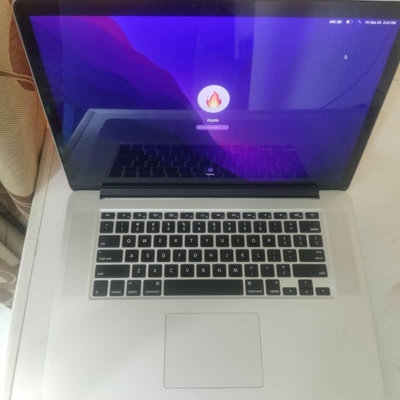 Apple MacBook pro 2015 1