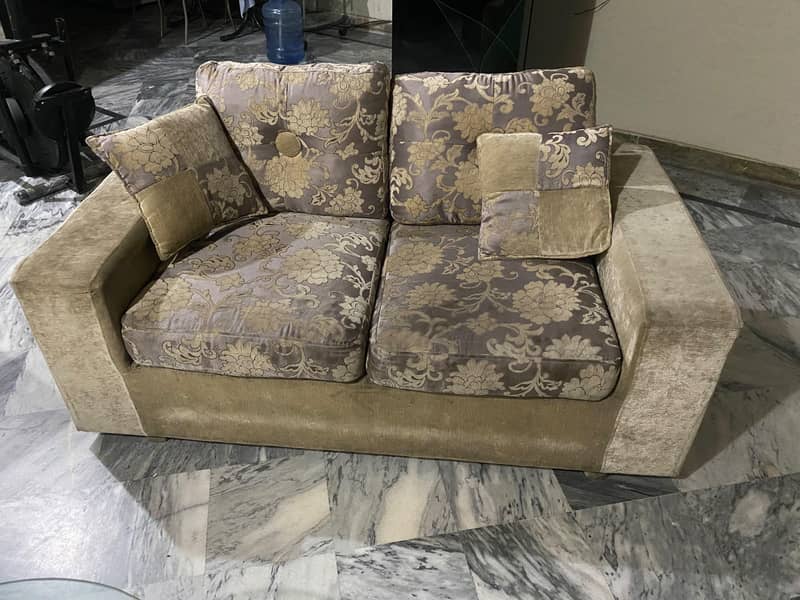 7seater sofa 0