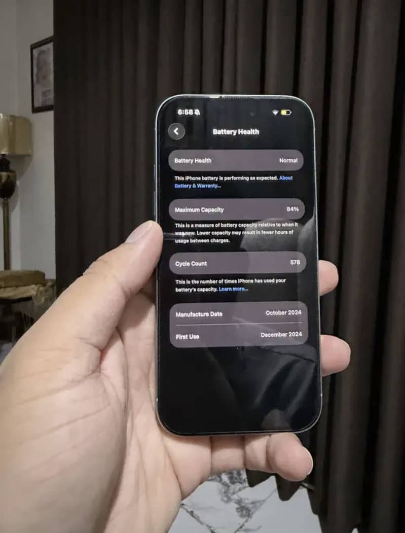Apple iPhone 16 4