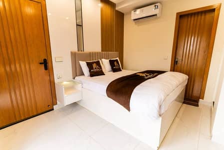 One bed luxury furnished apartment for per day rent