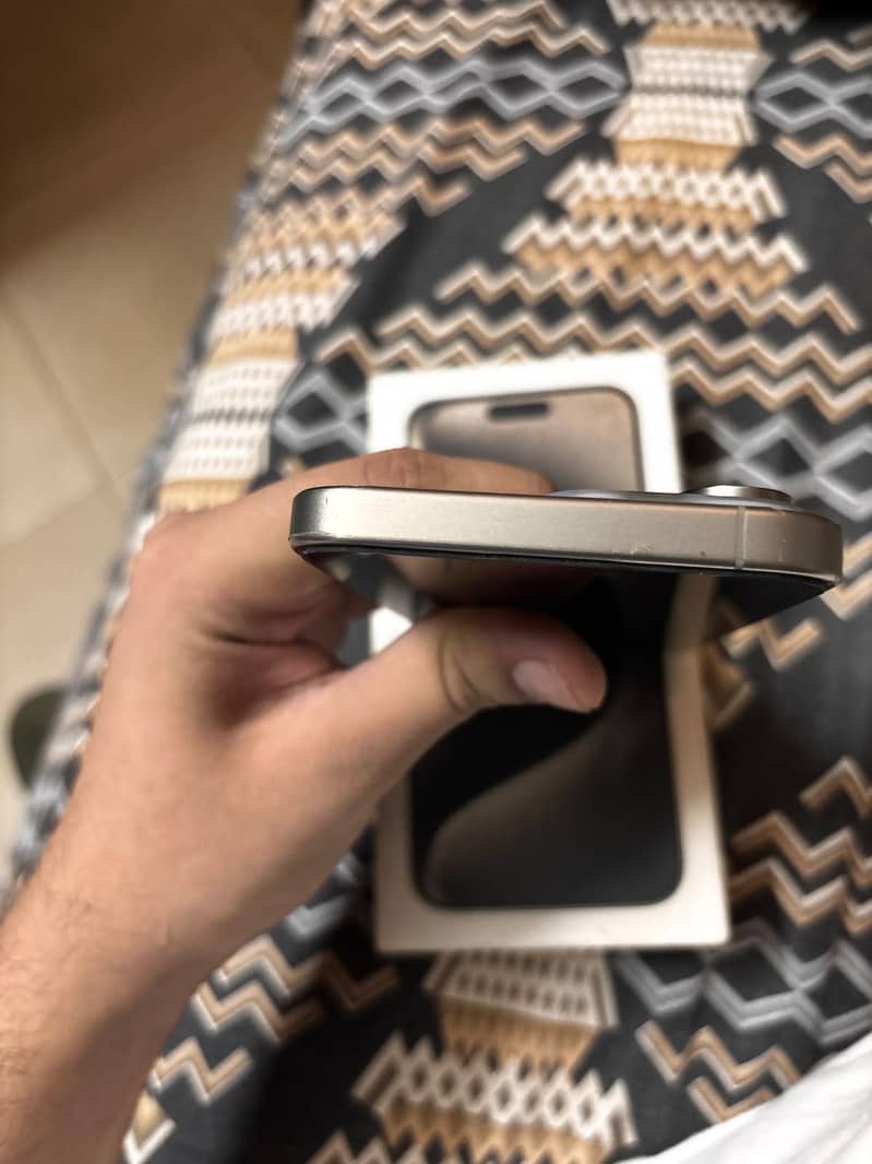 Apple iPhone 15 Pro Max 3