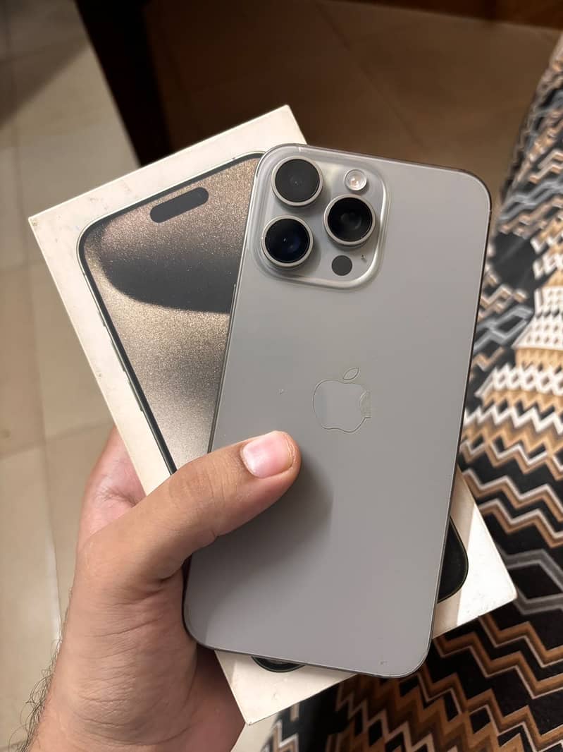 Apple iPhone 15 Pro Max 0