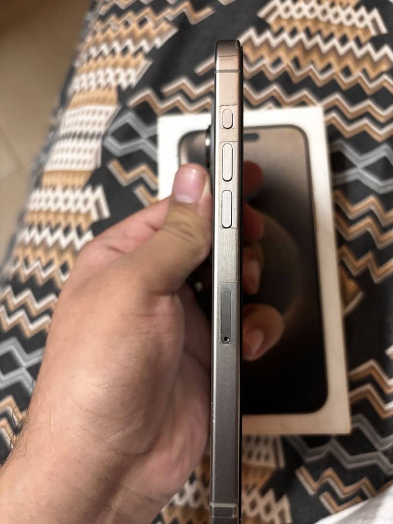 Apple iPhone 15 Pro Max 7