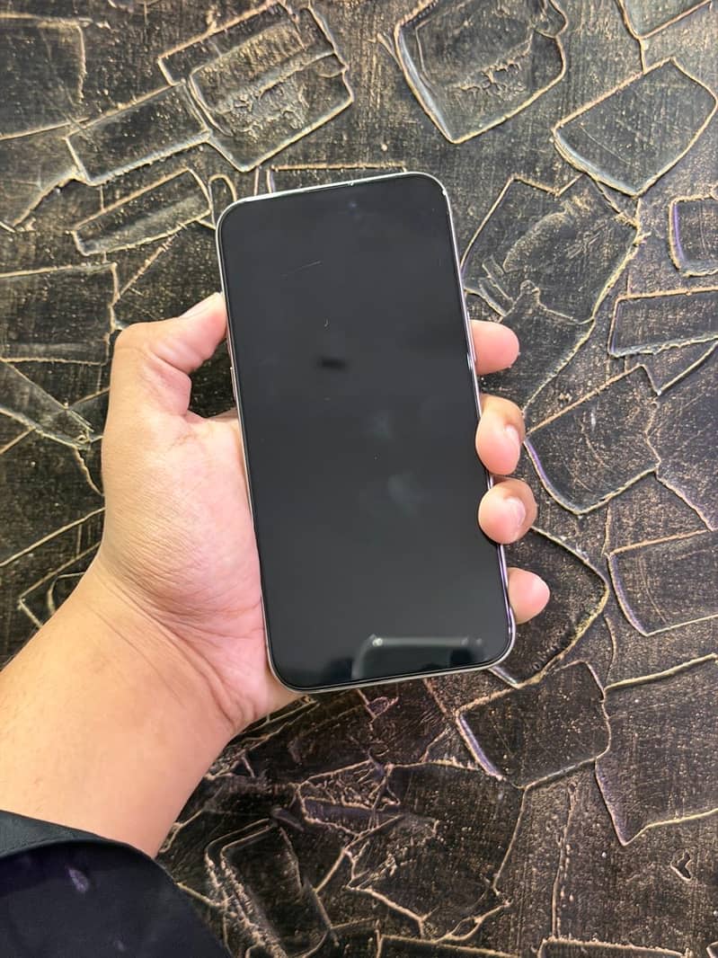 Apple iPhone 15 Pro Max 7