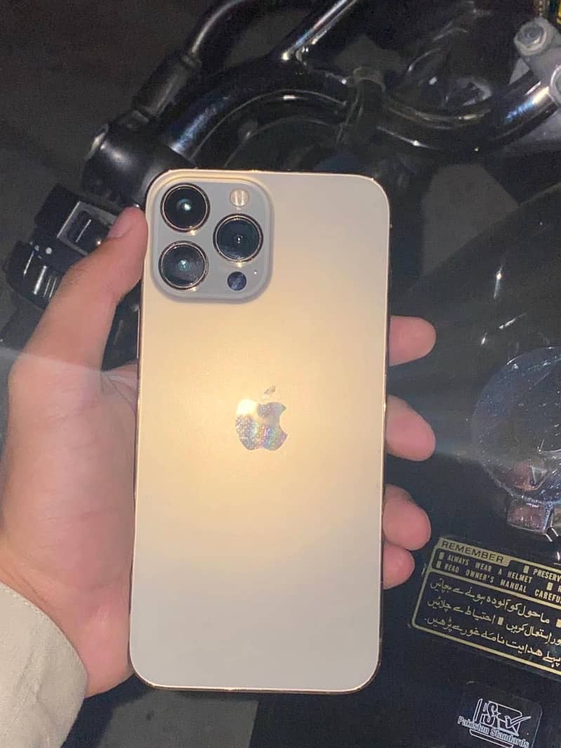 Apple iPhone 13 Pro Max 4