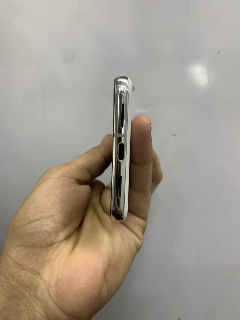 Google Pixel 8 Pro 4