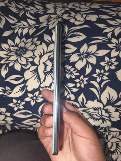 Vivo V30