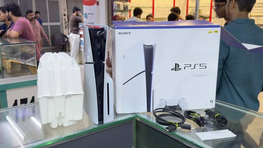 Sony PlayStation 5 Slim Disk Edition  1TB Disk Edition