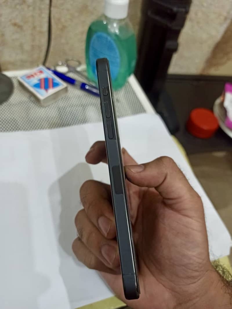 iPhone 15 Pro Max 256GB | Black | Non-PTA JV | 94% Battery | 100% Genu 4