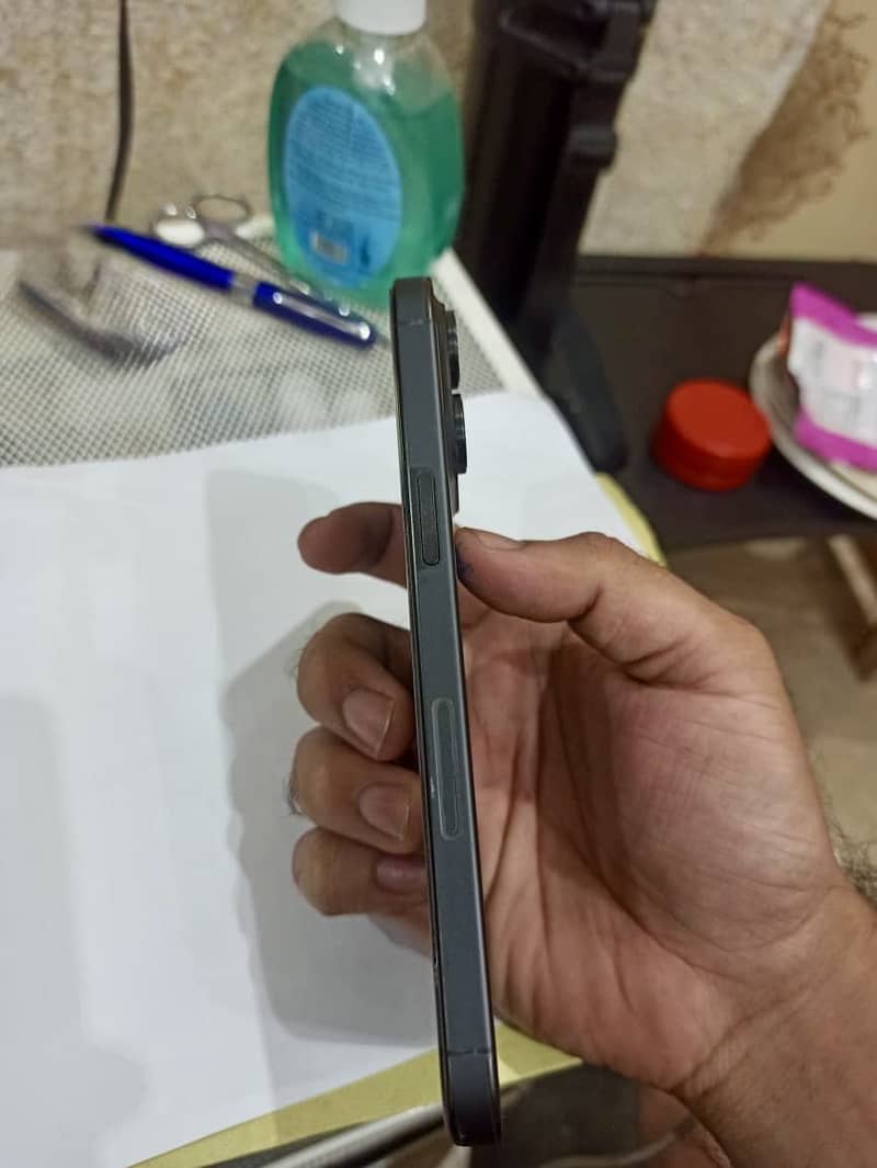 iPhone 15 Pro Max 256GB | Black | Non-PTA JV | 94% Battery | 100% Genu 6