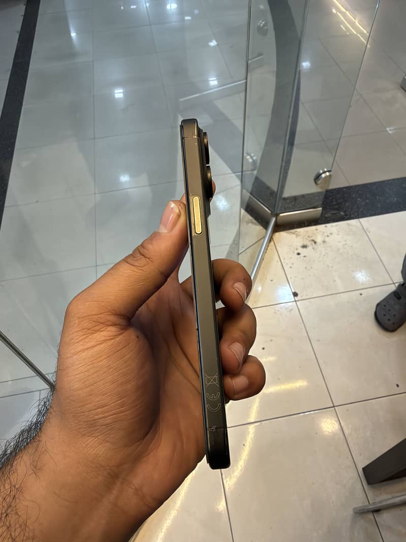 Apple iPhone 15 Pro Max 5