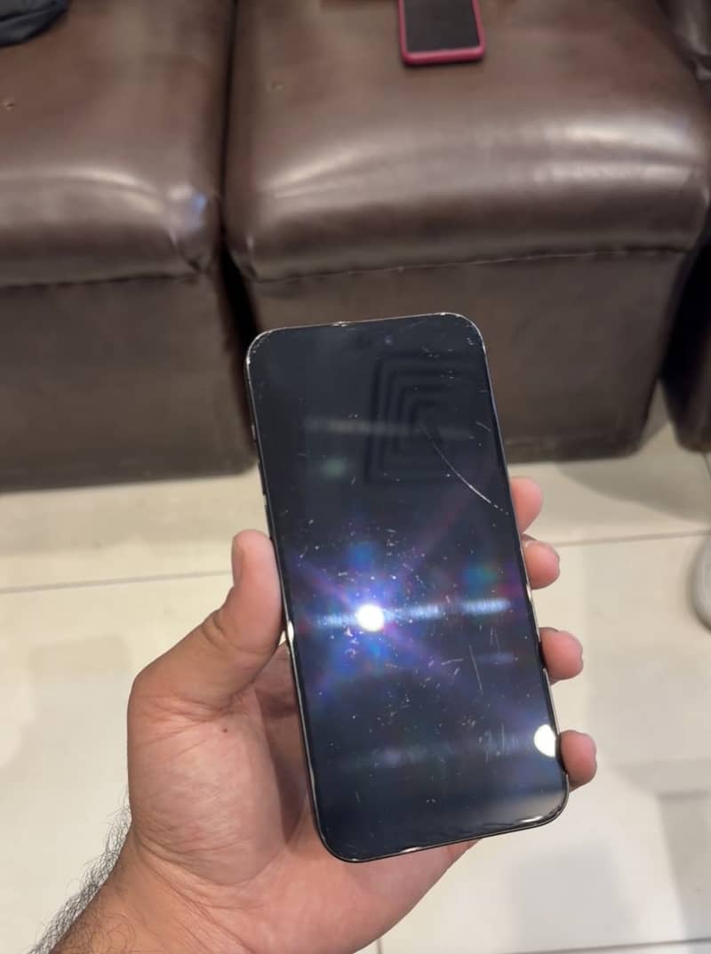 Apple iPhone 15 Pro Max 6