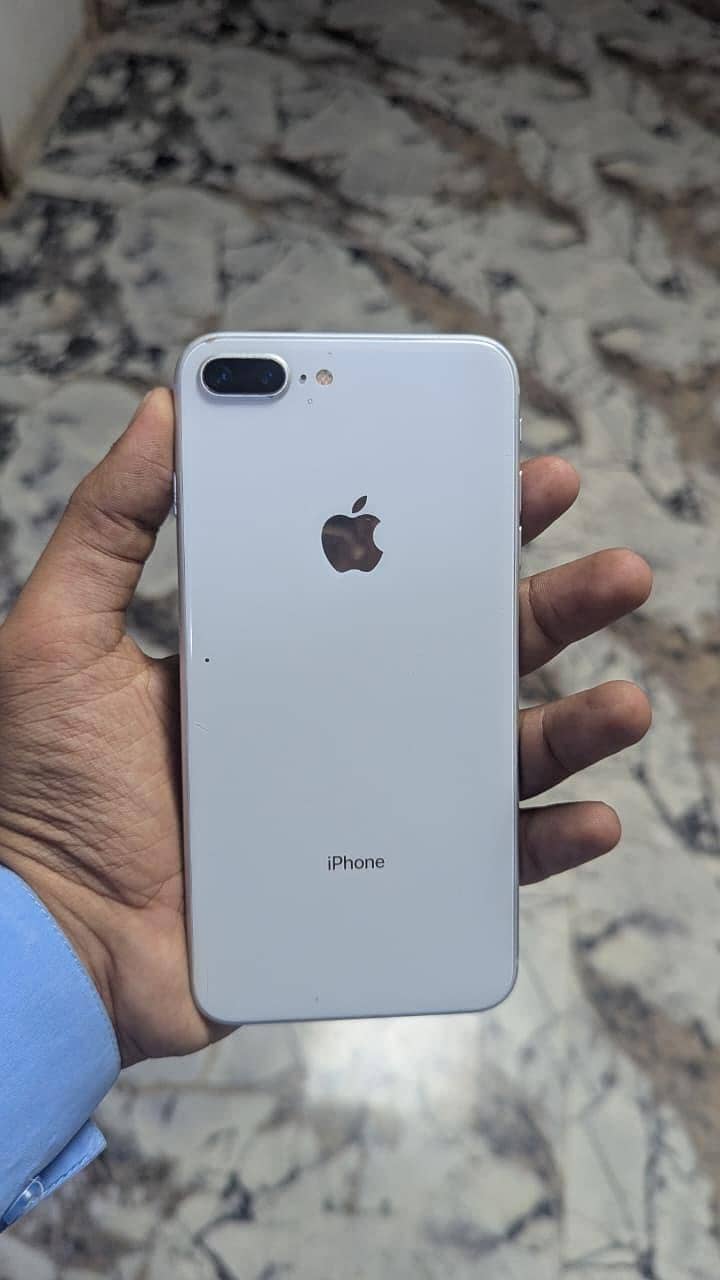 Apple iPhone 8 Plus 0