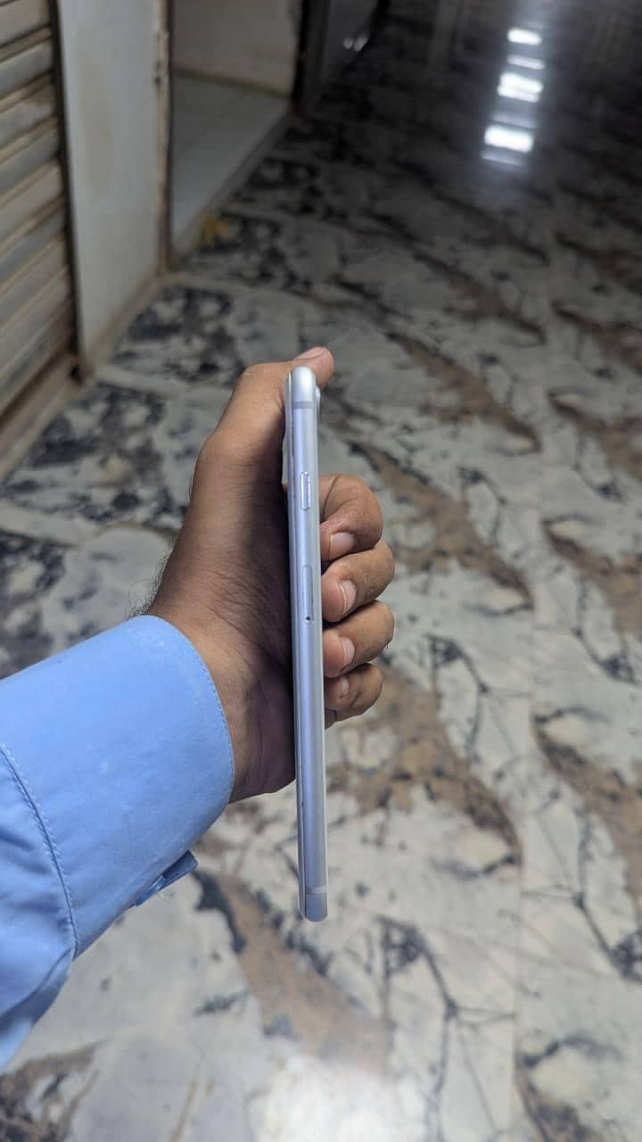 Apple iPhone 8 Plus 3