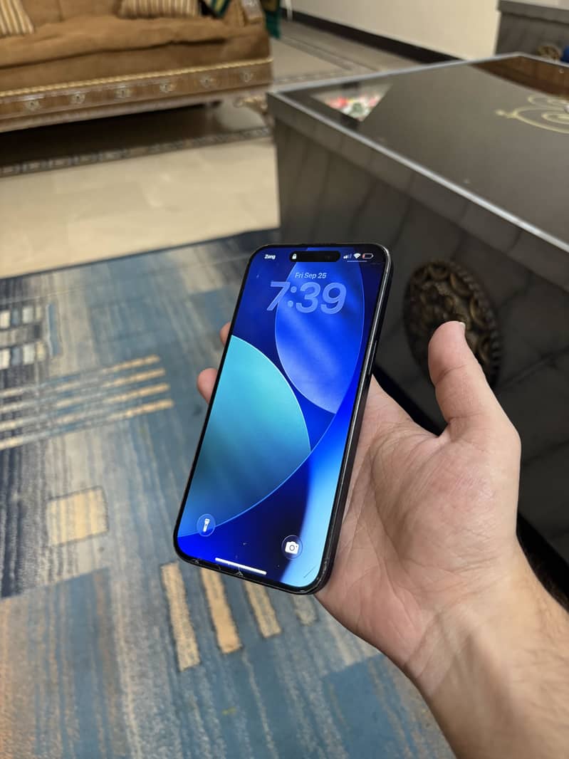 Apple iPhone 15 Pro Max 1