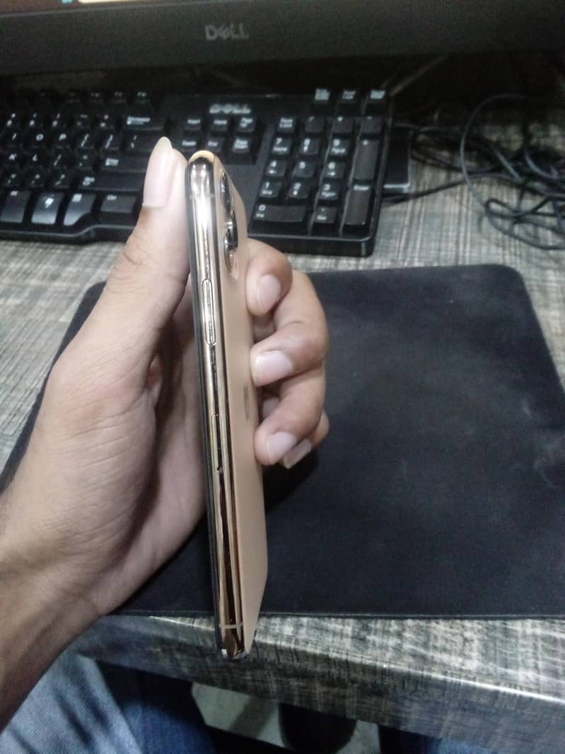 Apple iPhone 11 Pro 3