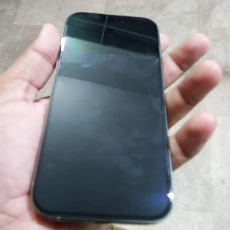 Apple iPhone 16 Pro 2