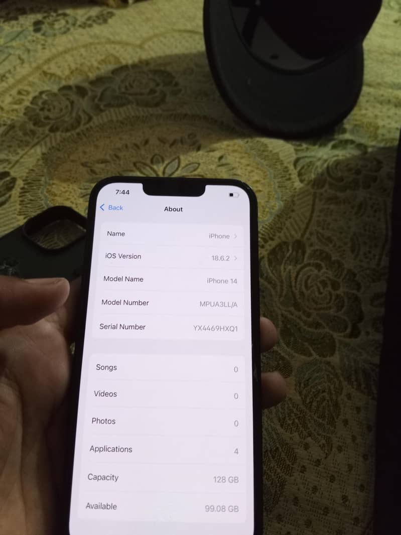 Apple iPhone 14 4