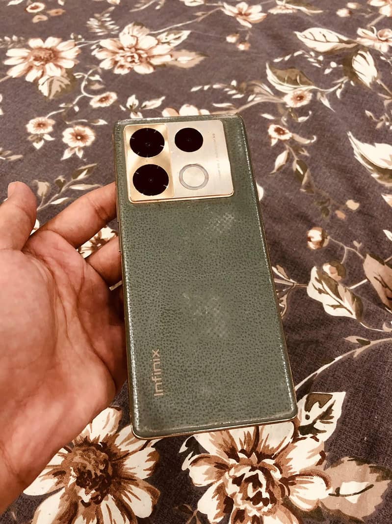 Infinix Note 40 Pro 0