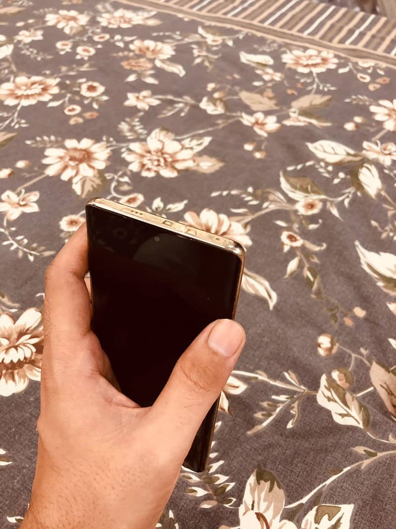 Infinix Note 40 Pro 5