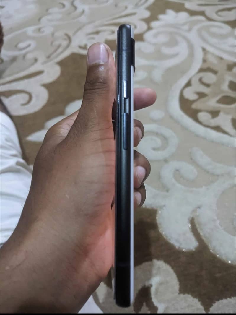 Google Pixel 6 4