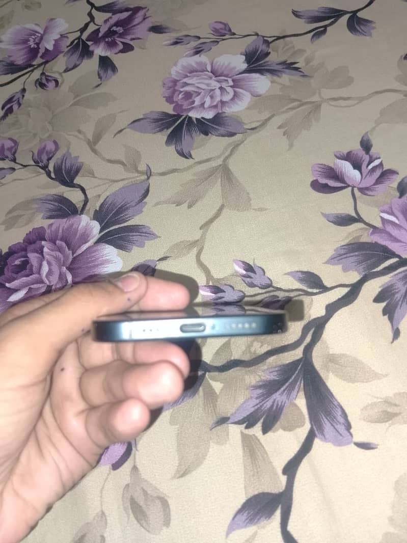 Apple iPhone 15 8