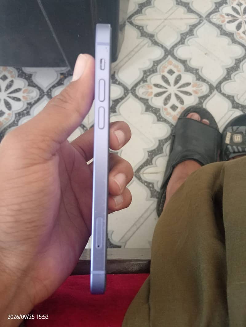 Apple iPhone 12 2